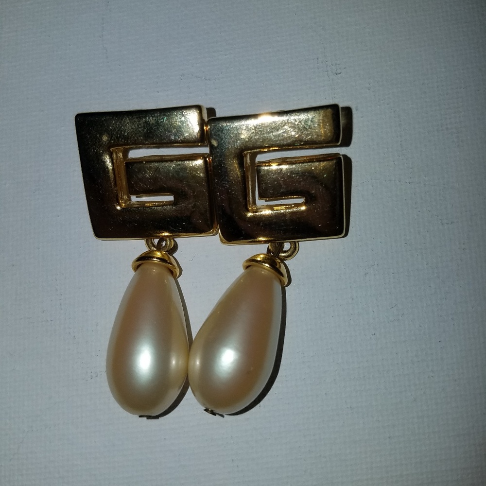 Gold earrings